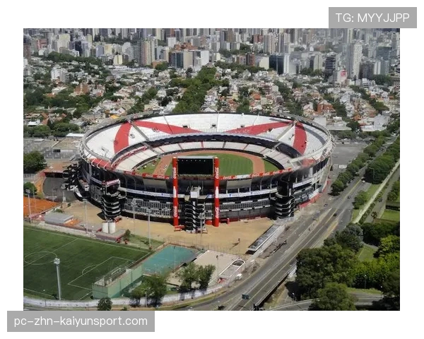 博卡后场出球压力大，组织受限，博卡的主场是哪个球场